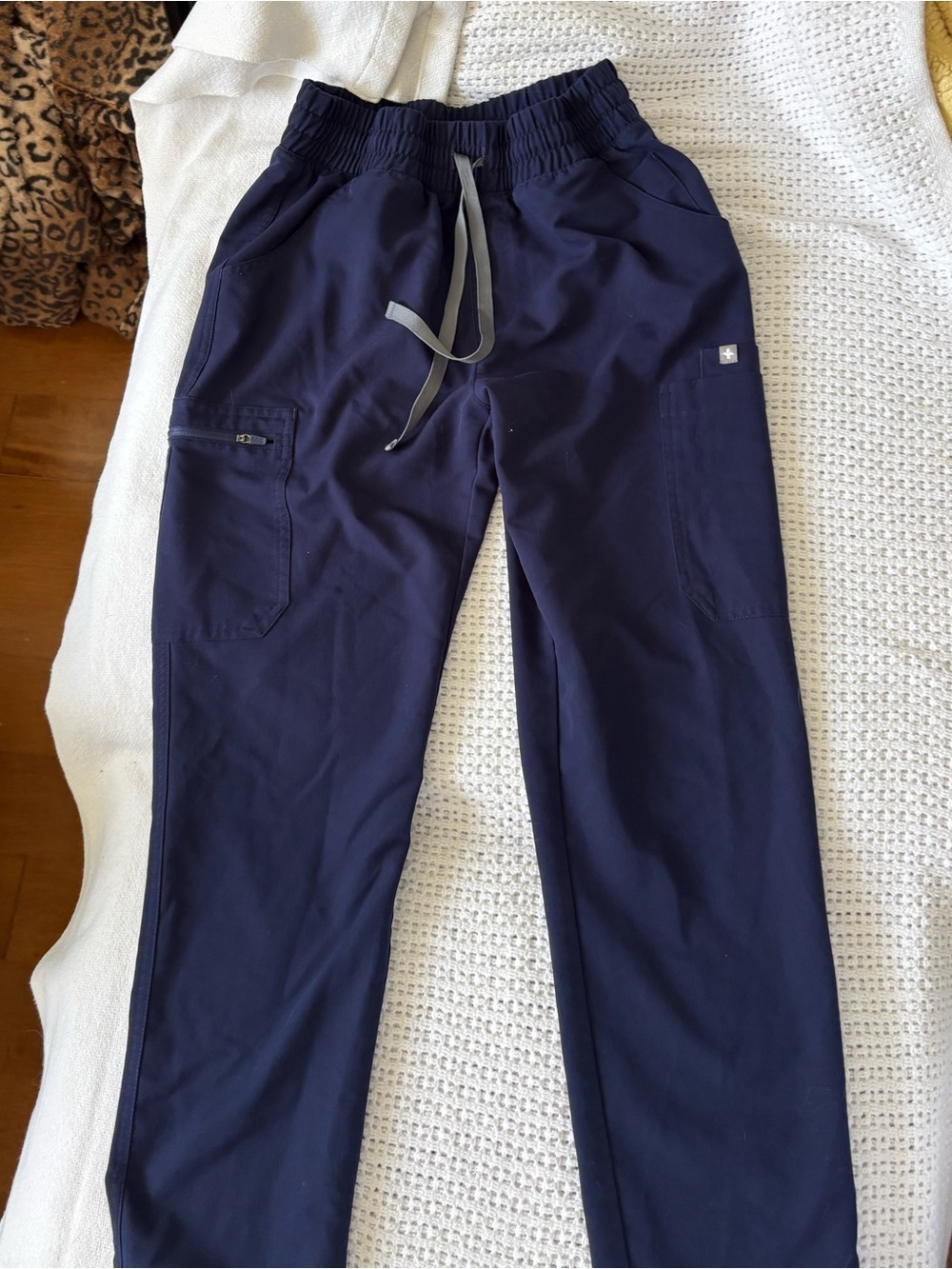 Figs xs petite navy scrub pants
